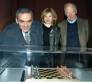 Kasparov with Lord Jacob Rothschild Already weakened the glory days of the - фото 61