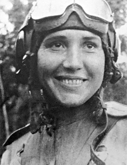 Тоня Лебедева 1943 г не позже июля Из коллекции Музея боевой славы при - фото 42