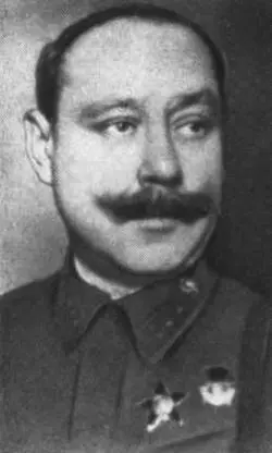 Начальник госпиталя военврач первого ранга профессор С А Ягунов Помощник - фото 42