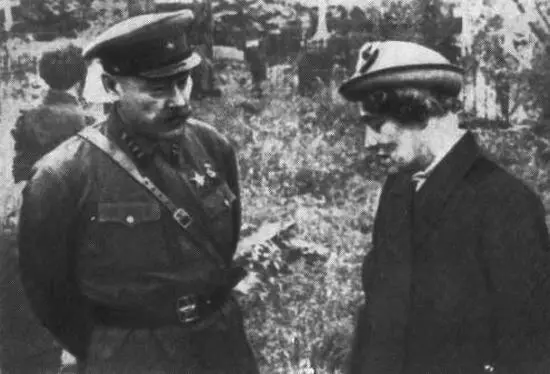 С А Ягунов и М К Петрова на Волковой кладбище после возложения венка на - фото 70