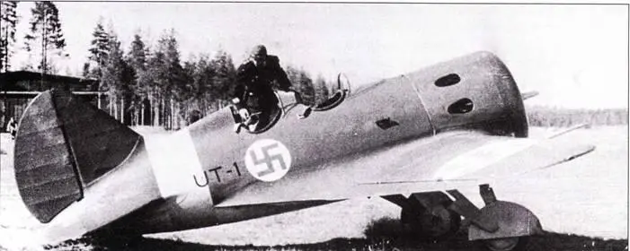Этот УТИ4 первоначально имел номер УН22 Он был изменен 28 ноября 1941 года - фото 141