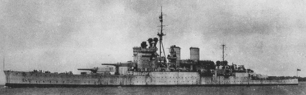 Линейный крейсер Ринаун Оба фото сделаны в период с 1938 по 1940 гг - фото 99