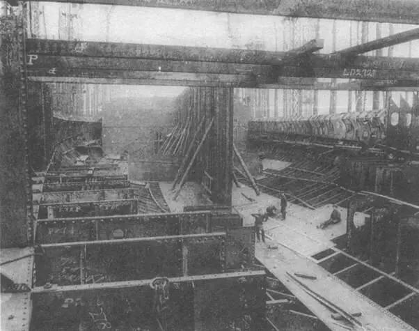 Корпус линейного крейсера Рипалс на стапеле 5 мая 1915 г На вооружении - фото 5