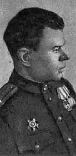 А И Фролов И И Шиянов Ф И Винокуров справа и Д Д Медведовский - фото 4