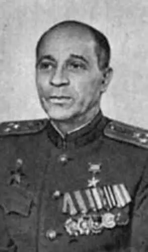 И И Шиянов Ф И Винокуров справа и Д Д Медведовский И В Бастеев - фото 5