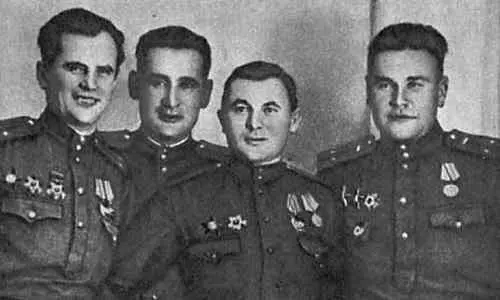Слева направо И М Видиборец Н А Перельштейн С М Дащук и Ф И Андреев - фото 19