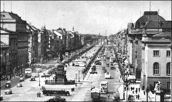 Берлин УнтерденЛинден 1920е гг Айседора вообще была женщина со - фото 18