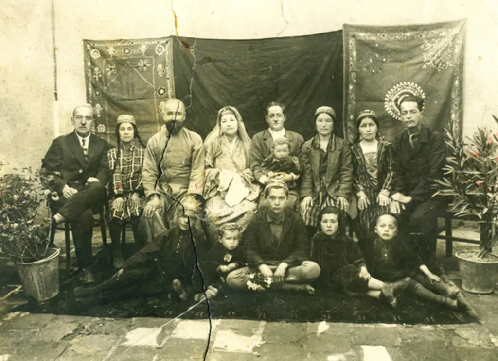 Прадед Саид и его семейство Бухара 1932 г Фото из семейного архива автора - фото 7