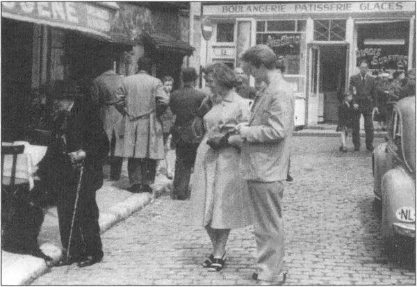 Премьера Сорок первого С Изольдой Извицкой на Монмартре в Париже 1957 г - фото 61