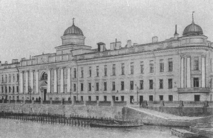 Здание Училища правоведения в Петербурге А на Адмиралтейской площади всюто - фото 5