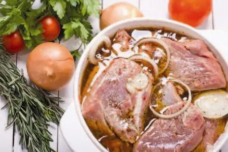 Мясо кабана в маринаде Подготовка к копчению тушки дикой утки Подготовка мяса - фото 6
