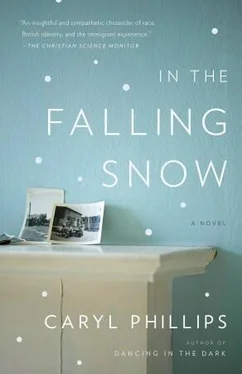 Caryl Phillips In the Falling Snow обложка книги