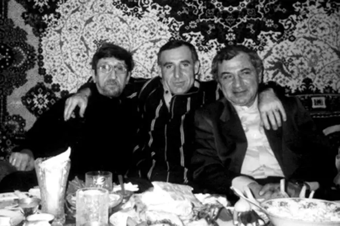 Слева направо я Шарапутдин Сулейманов Шульц и Тимур Галимов старший брат - фото 14