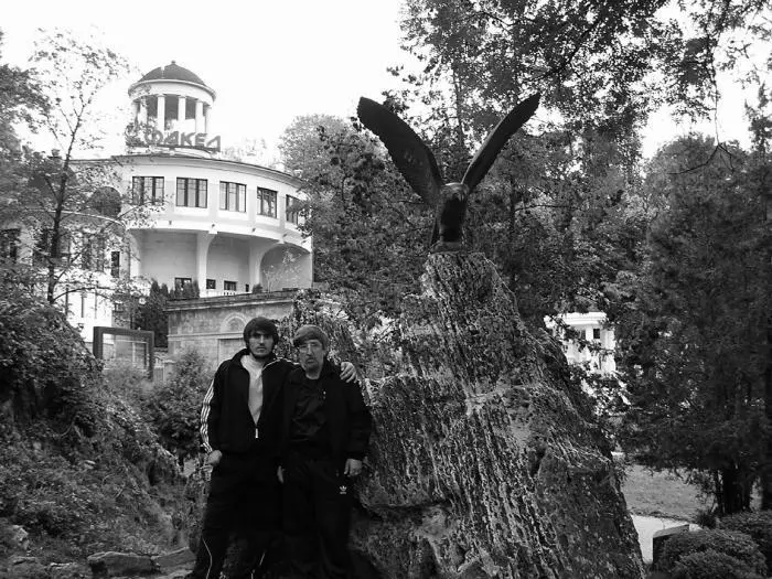 В Кисловодске Слева мой друг Тимур 2008 год - фото 23