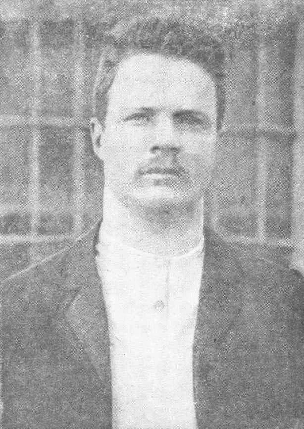 М В Фрунзе в 1906 г Несколькими ударами Фрунзе был сбит с ног На шею ему - фото 8