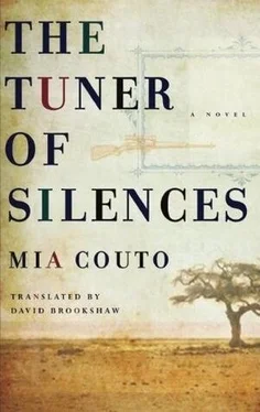 Mia Couto The Tuner of Silences обложка книги