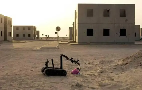 Irobot в действии Бронетранспортер International МаххРго производства - фото 11