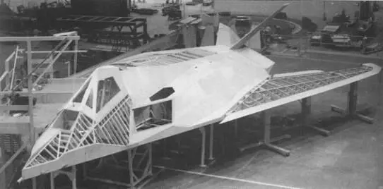 Деревянный макет самолета F117A6bUi изготовлен в конце 1979 г на заводе В6 - фото 32