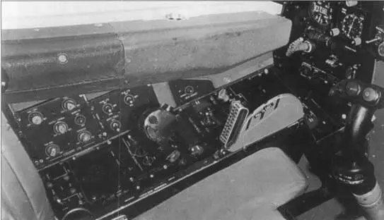 Руд на F117Л установлен как обычно на левой боковой консоли между органами - фото 84