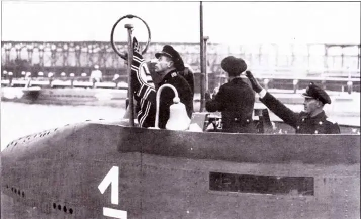 Сдача в эксплуатацию U 4701 на верфи Германия 14 января 1945 года Это была - фото 28
