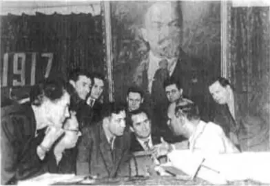 АОН Донимаем вопросами Генерального секретари Компартии Индии А Гхоша 1955 - фото 34