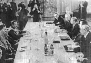 Переговоры Ю Андронова и Я Арафата 1983 г Слева от Ю В Андропова Б Н - фото 56