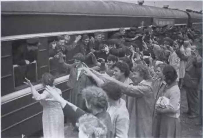 Проводы на целину демобилизованных солдат Советской Армии 1960 г Солдаты - фото 43