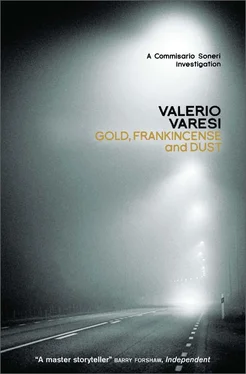 Valerio Varesi Gold, Frankincense and Dust обложка книги