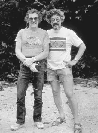 Gordon Lightfoot and me on our way to the research station near Manaus When we - фото 30