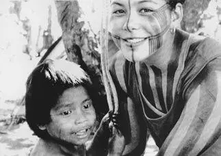 Severn with Iremaõ Paiakans son at the Pinkaiti research station Using the - фото 39