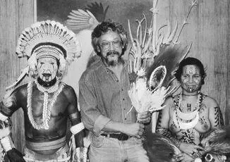 Party greeting me at the airport in Port Moresby Papua New Guinea Nick had - фото 54