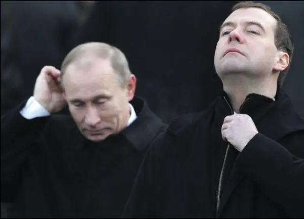 Фотография Владимира Владимировича Путина и Дмитрия Анатольевича Медведева - фото 8