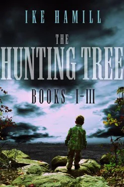 Ike Hamill The Hunting Tree Trilogy обложка книги