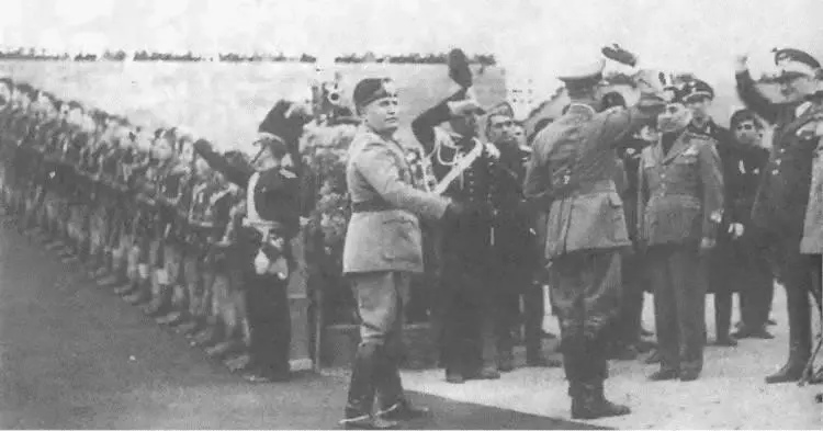 Визит Гитлера в Милан в мае 1938 г Дуче в парадной форме - фото 28