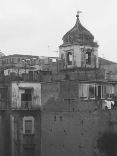 SUNDAY DAY A Early on the last Sunday of July Amelia Peña supervisor at - фото 2