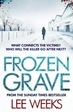 Lee Weeks Frozen Grave обложка книги
