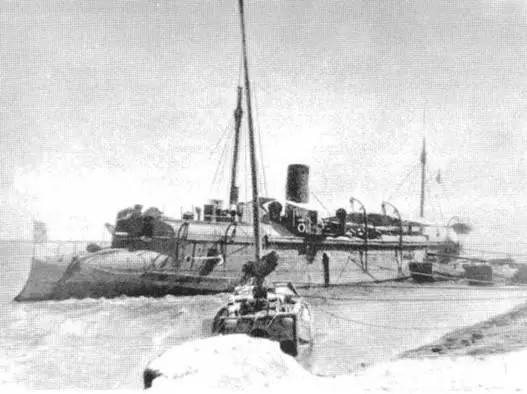 Бобр в ПортАртуре во время войны Во время судоподъемных работ на - фото 102