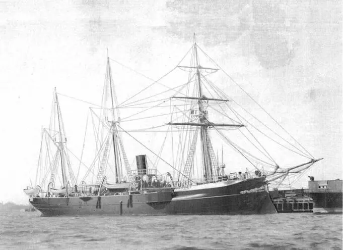 Канонерские лодки Кореец вверху и Манджур в первые годы службы 1890е - фото 65