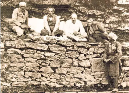 Нансен Д Коркмасов и др в Тарках 1925 г Сын Д Коркмасова Эраст - фото 187