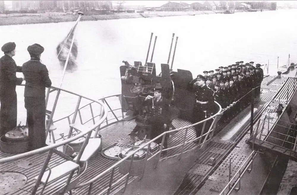Сдача кригсмарине подлодки U 869 26 января 1944 г на верфи Везер в Бремене - фото 29