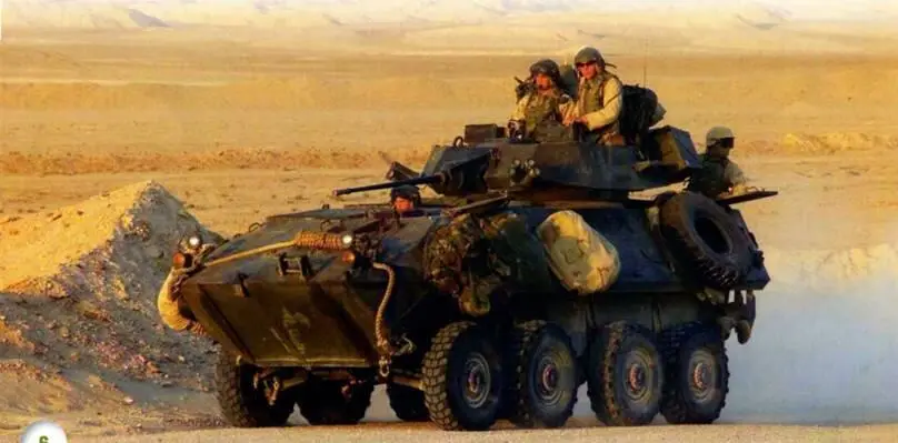 LAV25 в пустыне LAV 25 В ВОЙСКАХ В 19831984 годах первым новые машины - фото 4