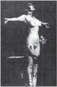Later the Tigress produced a performance of Lucretia Borgia in competition - фото 27