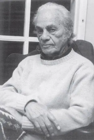 Nicanor Parra When we went outside she asked me again for the knife I - фото 12