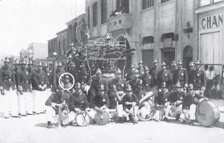 The First Company of Firemen of Tocopilla I am the sixyearold child - фото 14