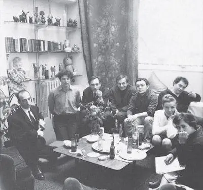 First reunion From left to right Daniel Emilfork Alejandro Jodorowsky - фото 17