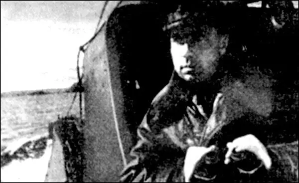 Краснознаменная К21 выходит в боевой поход На мостике Герой Советского - фото 64