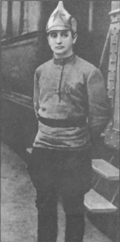 Командующий войсками Кавказского фронта 1920 г М Н Тухачевский с - фото 7