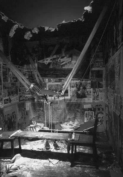 Илья Кабаков Человек улетевший в мировое пространство прямо из своей квартиры - фото 61