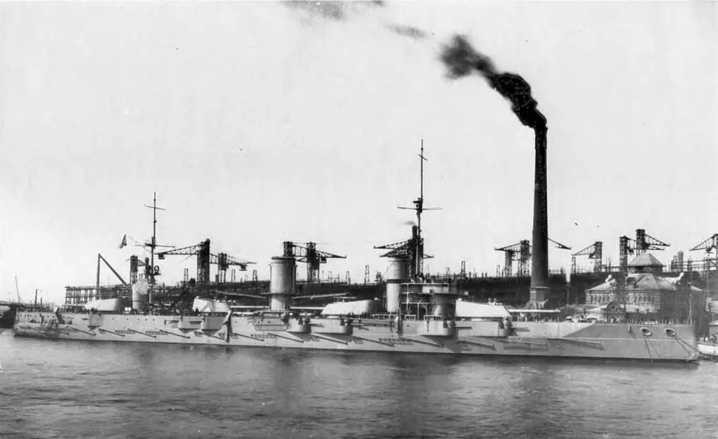 Линейный корабль Севастополь покидает Балтийский завод Июль 1914 гвверху - фото 93
