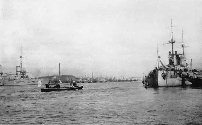 20 августа 1914 г Императорский катер вдоль борта Гангута идет к - фото 96
